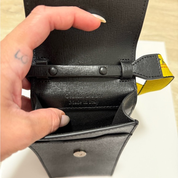 Off-White Black and White Belt Bag with Bold Stripe Design - Picture 3 of 3